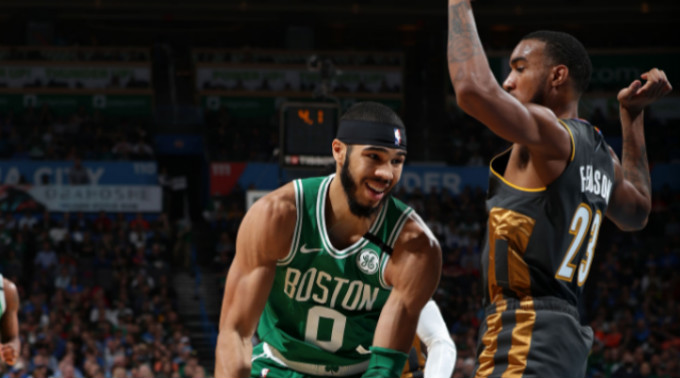 占据主动 占据主动